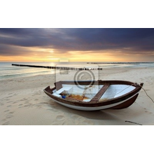 Фотообои с лодкой и закатом на пляже