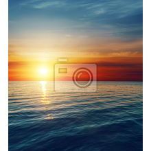 Фотообои с багровым закатом над морем