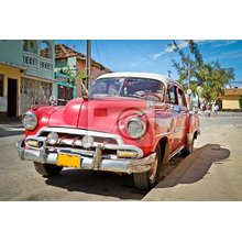 Фотообои с ретро авто на улице Кубы