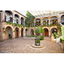 Фотообои с изображением испанского дворика