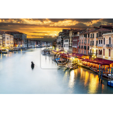 Фотообои - Вид на ночной канал в Венеции