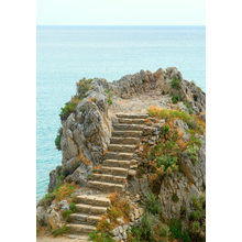 Фотообои с лестницей на скале у моря