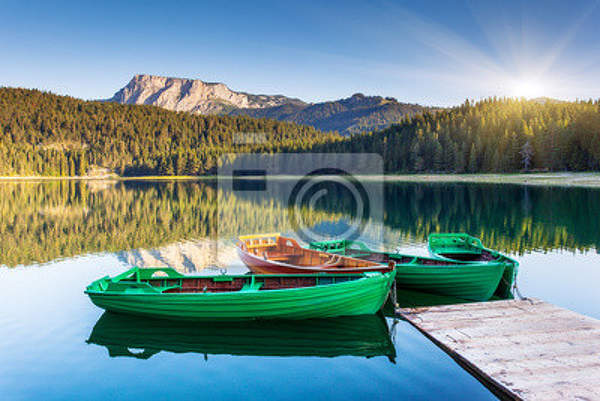 Фотообои с лодками на озере