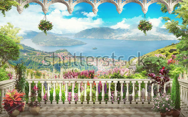 Прекрасный балкон с видом на горы и море