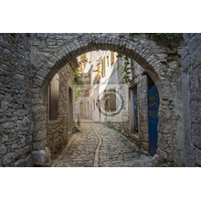 Фотообои - Каменная улица с аркой