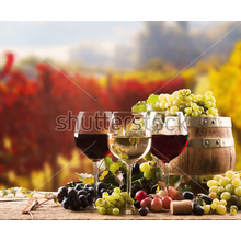 Фотообои с виноградом и бокалами
