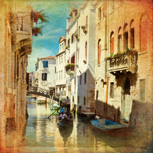 Фотообои с Венецианским каналом в ретро стиле