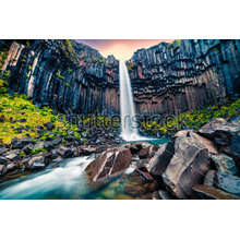 Фотообои со знаменитым черным водопадом