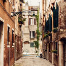 Фотообои - Старая венецианская улочка